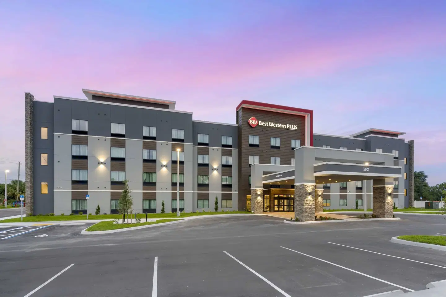 Best Western Plus Winter Haven Inn & Suites  EXTERIOR