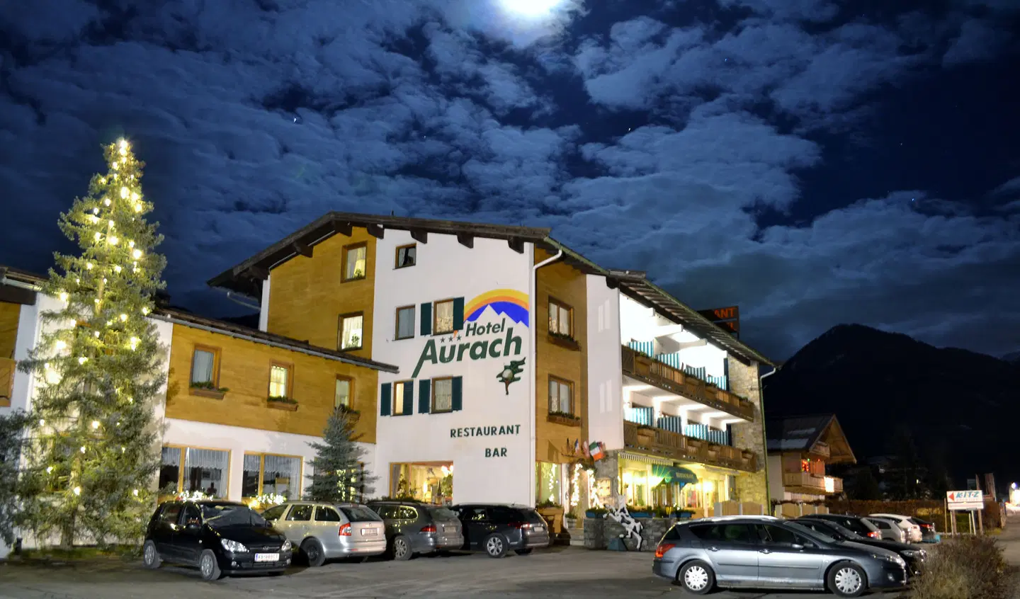 Hotel Aurach EXTERIOR