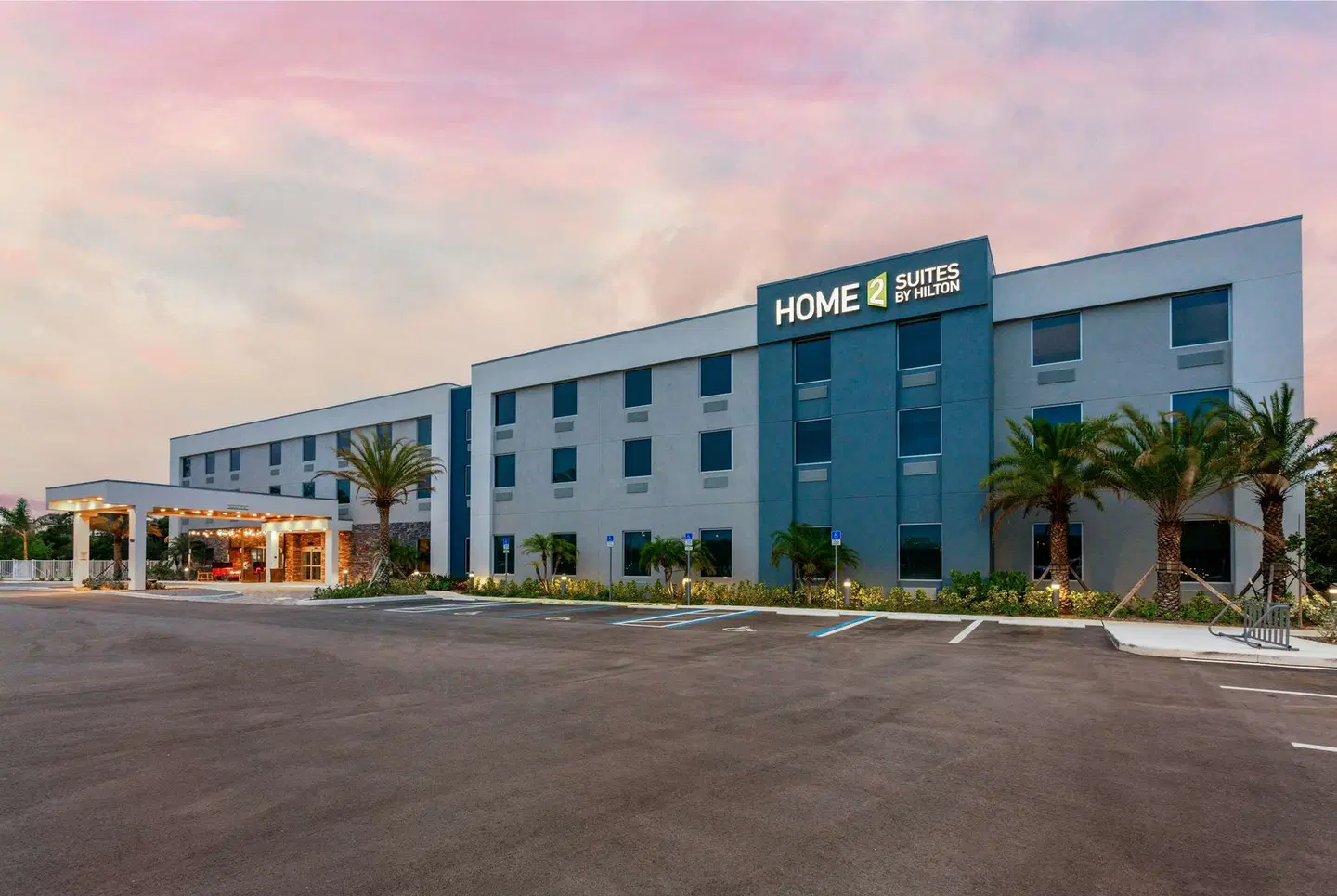 Home2 Suites by Hilton Vero Beach I-95 EXTERIOR