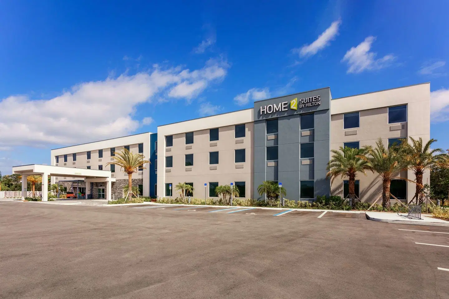 Home2 Suites by Hilton Vero Beach I-95 EXTERIOR