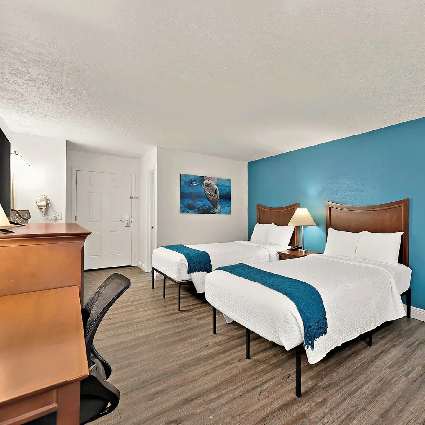 Paddletail Waterfront Lodge ROOM_EXAMPLE