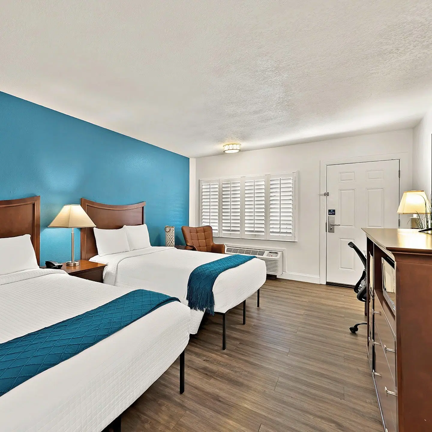 Paddletail Waterfront Lodge ROOM_EXAMPLE