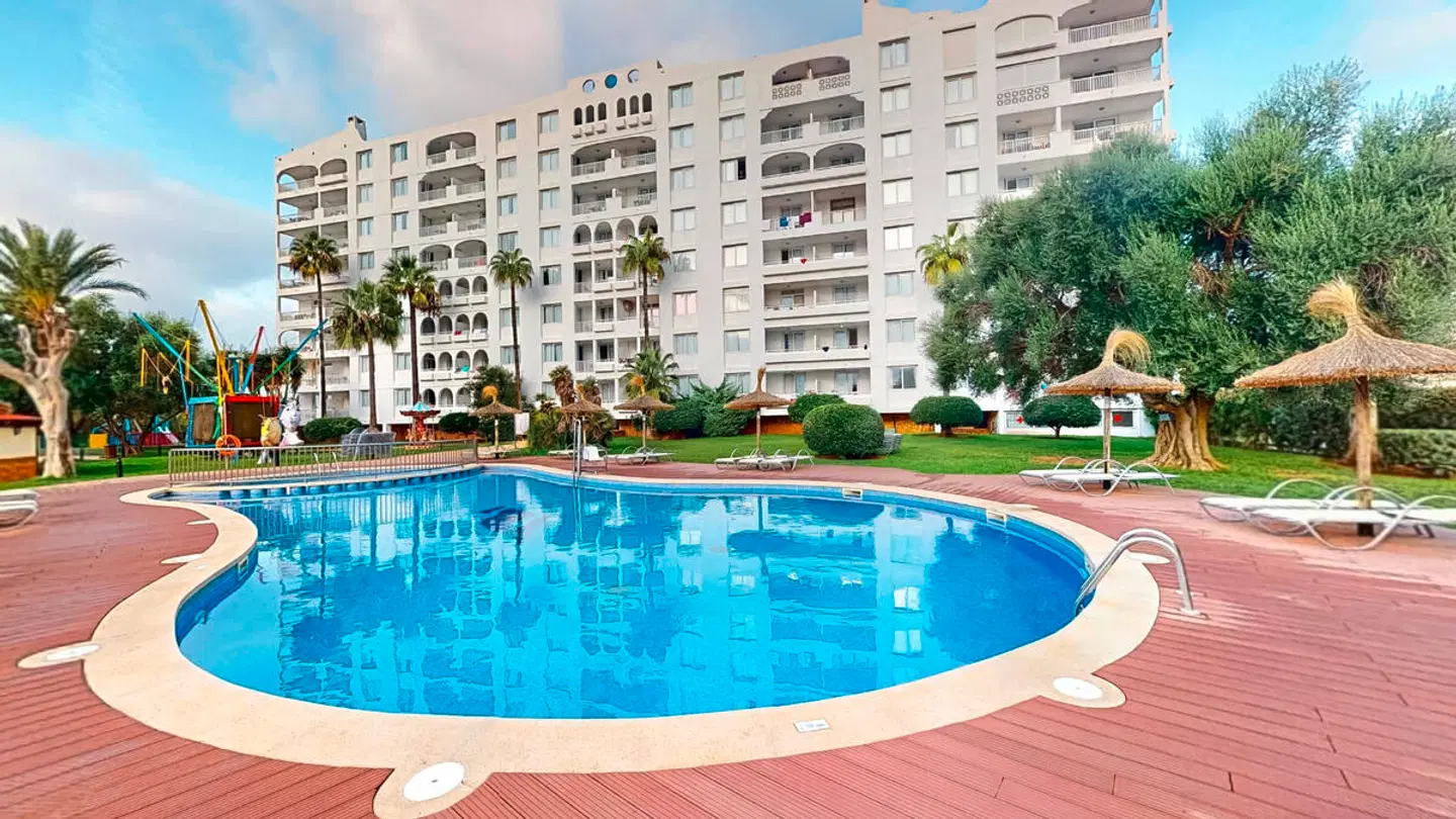 HYB Eurocalas OUTDOOR_POOL