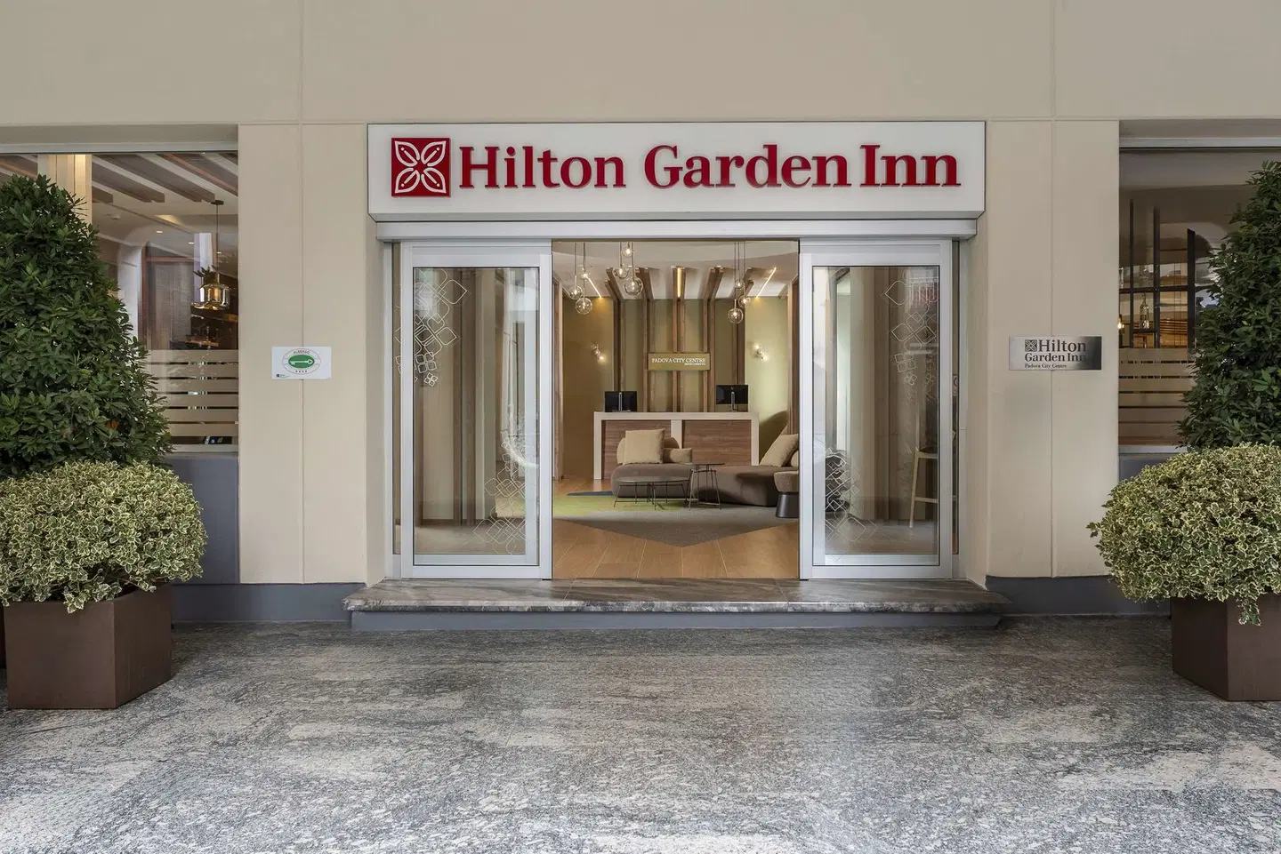 Hilton Garden Inn Padova City Centre EXTERIOR