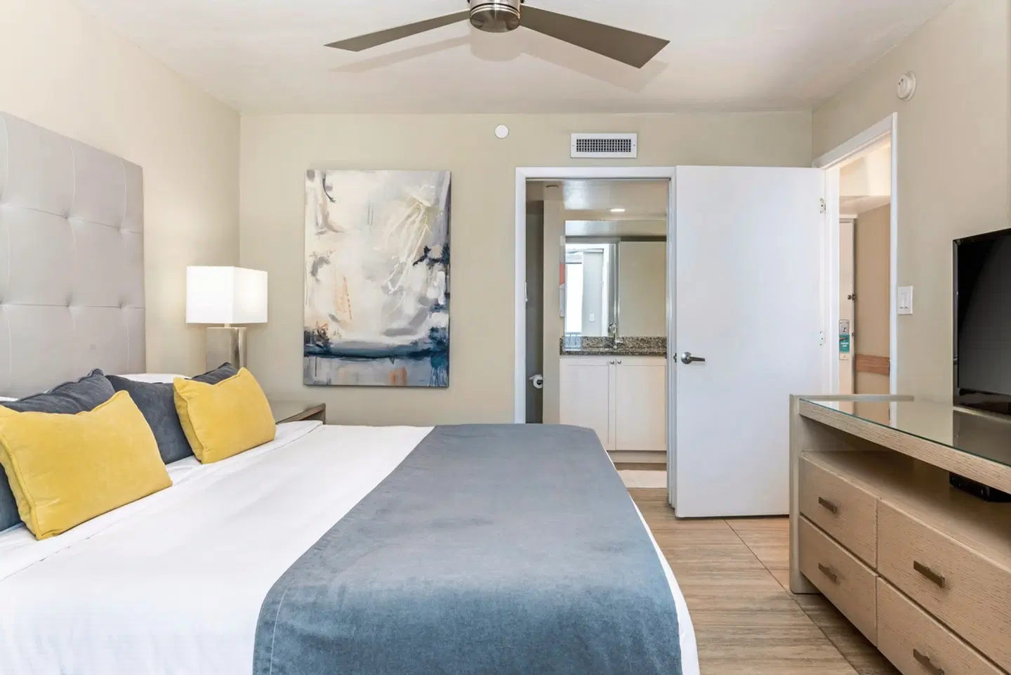 Diamond Head ROOM_EXAMPLE