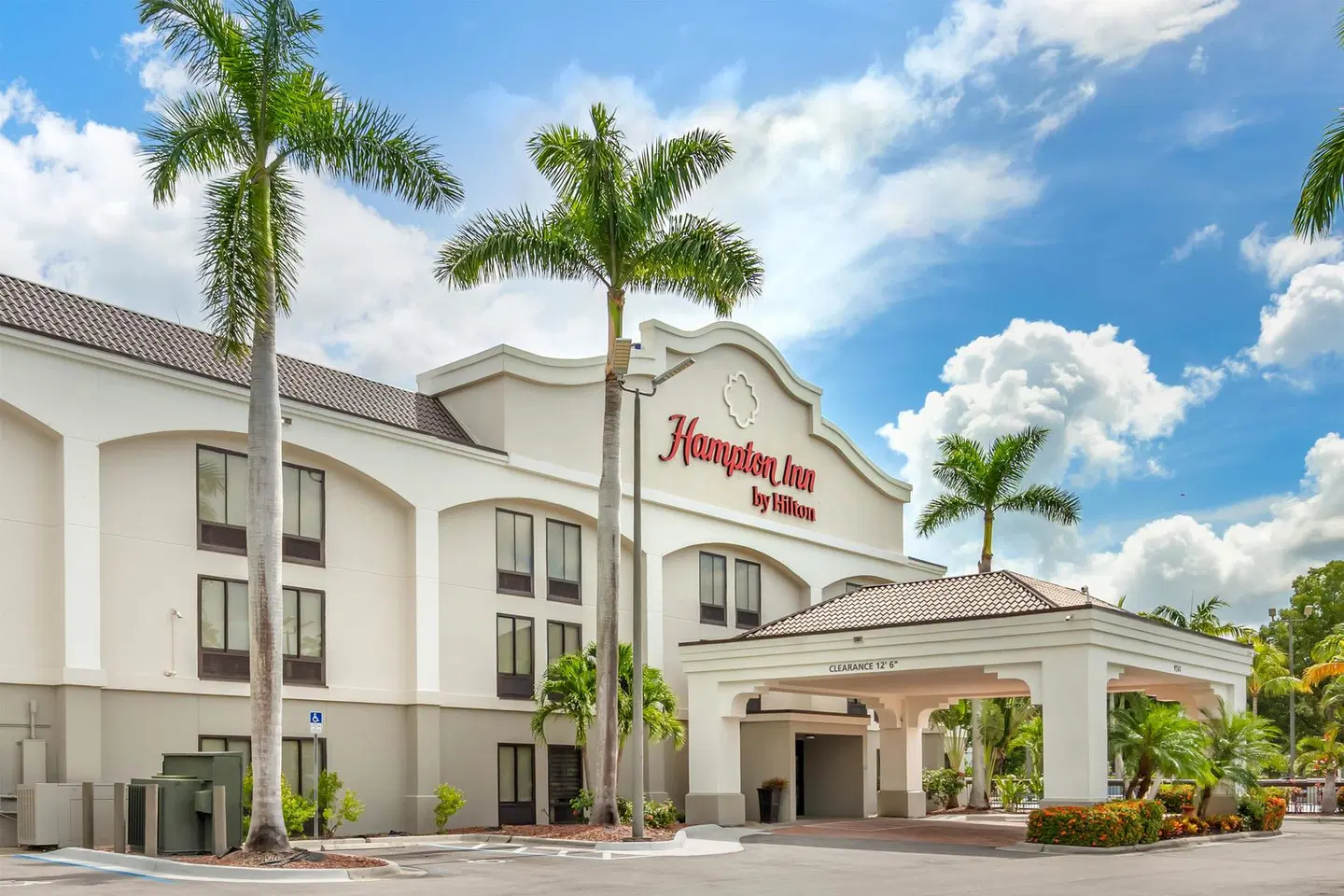 Hampton Inn Ft. Myers-Airport I-75 EXTERIOR