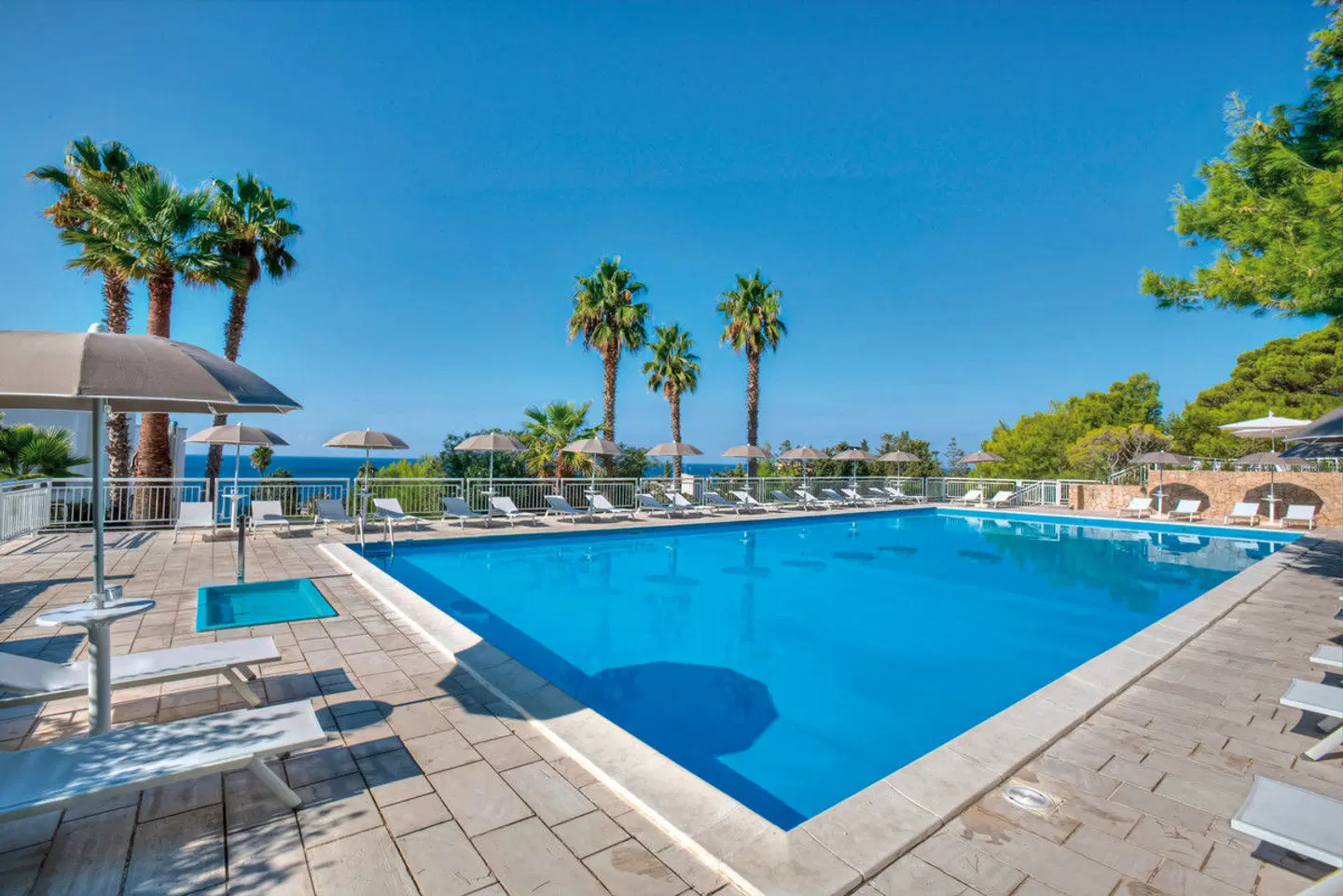Grand Hotel Riviera OUTDOOR_POOL