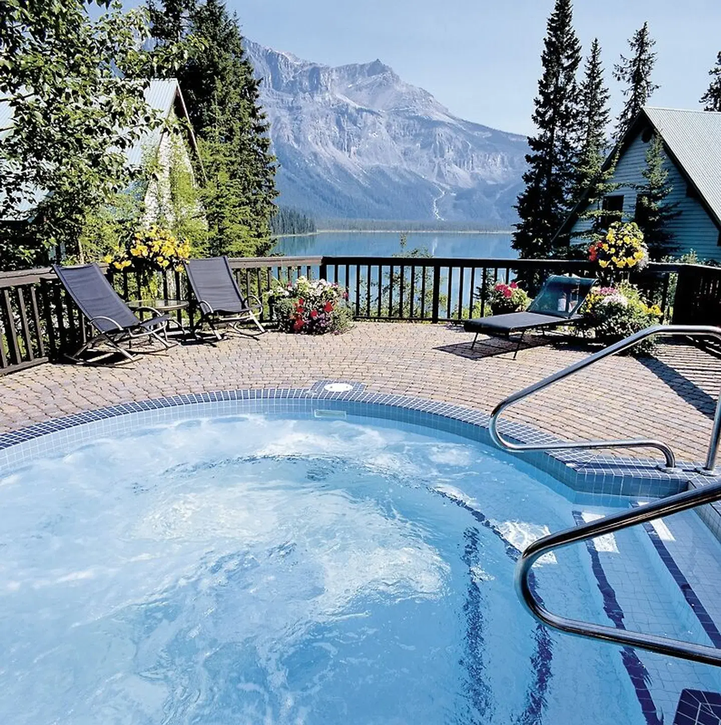 Emerald Lake Lodge OUTDOOR_POOL