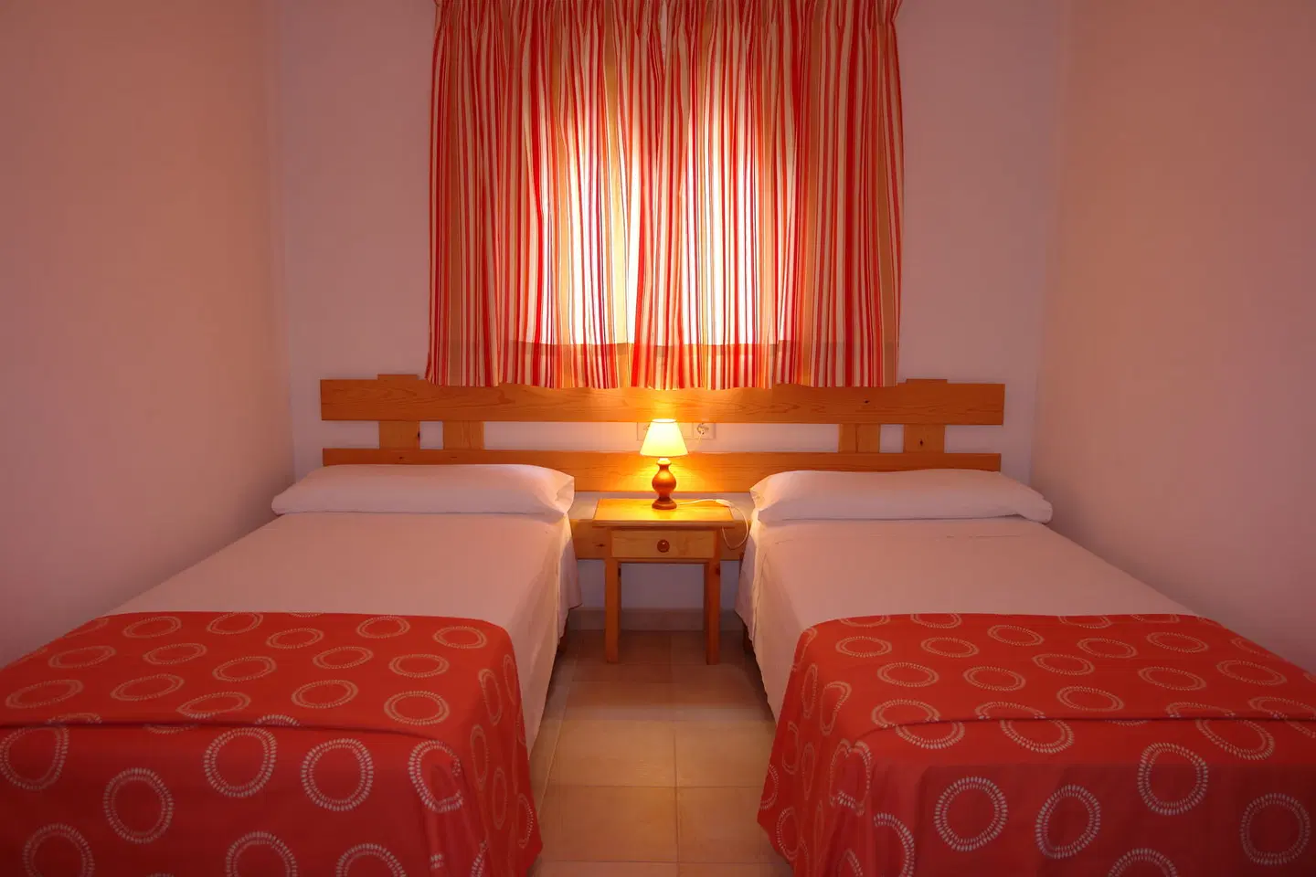 Escandell ROOM_EXAMPLE