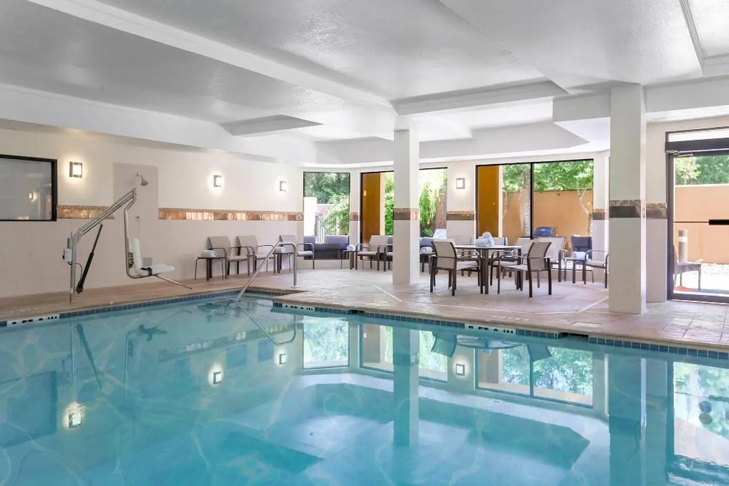 Courtyard by Marriott Tampa Brandon Hallenbad