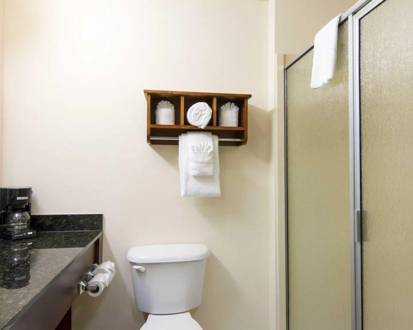 Comfort Inn & Suites Badezimmer