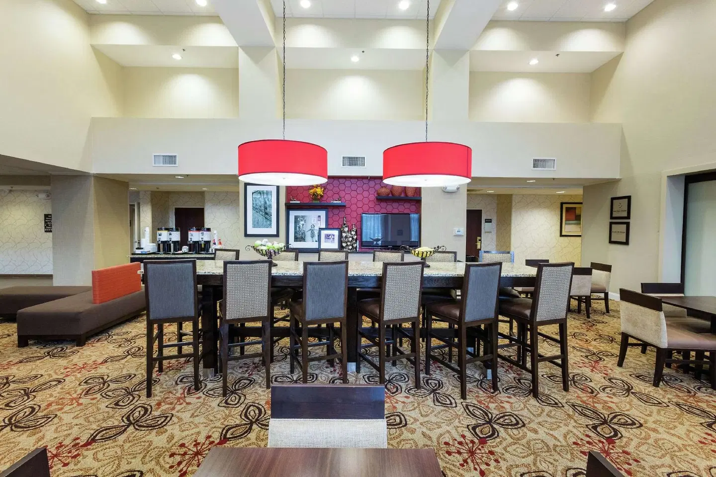Hampton Inn & Suites Jacksonville-Airport Bar