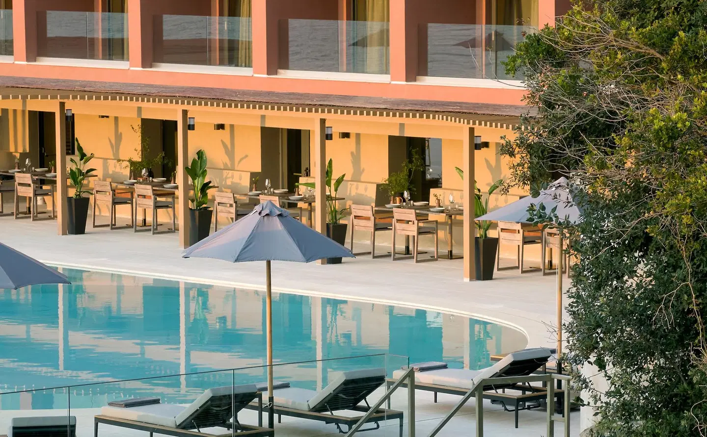 Ella Álkyna OUTDOOR_POOL