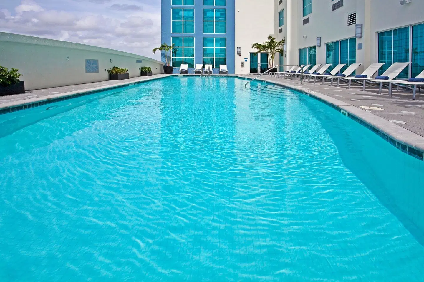 Crowne Plaza Hotel & Resorts Fort Lauderdale Airport/ Cruise by IHG OUTDOOR_POOL