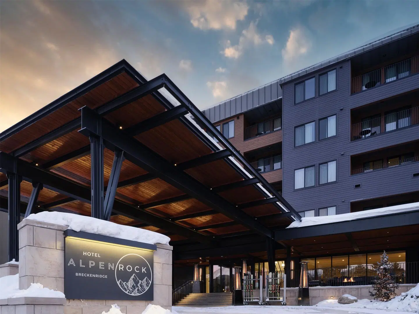 Hotel Alpenrock Breckenridge, Curio Collection by Hilton EXTERIOR