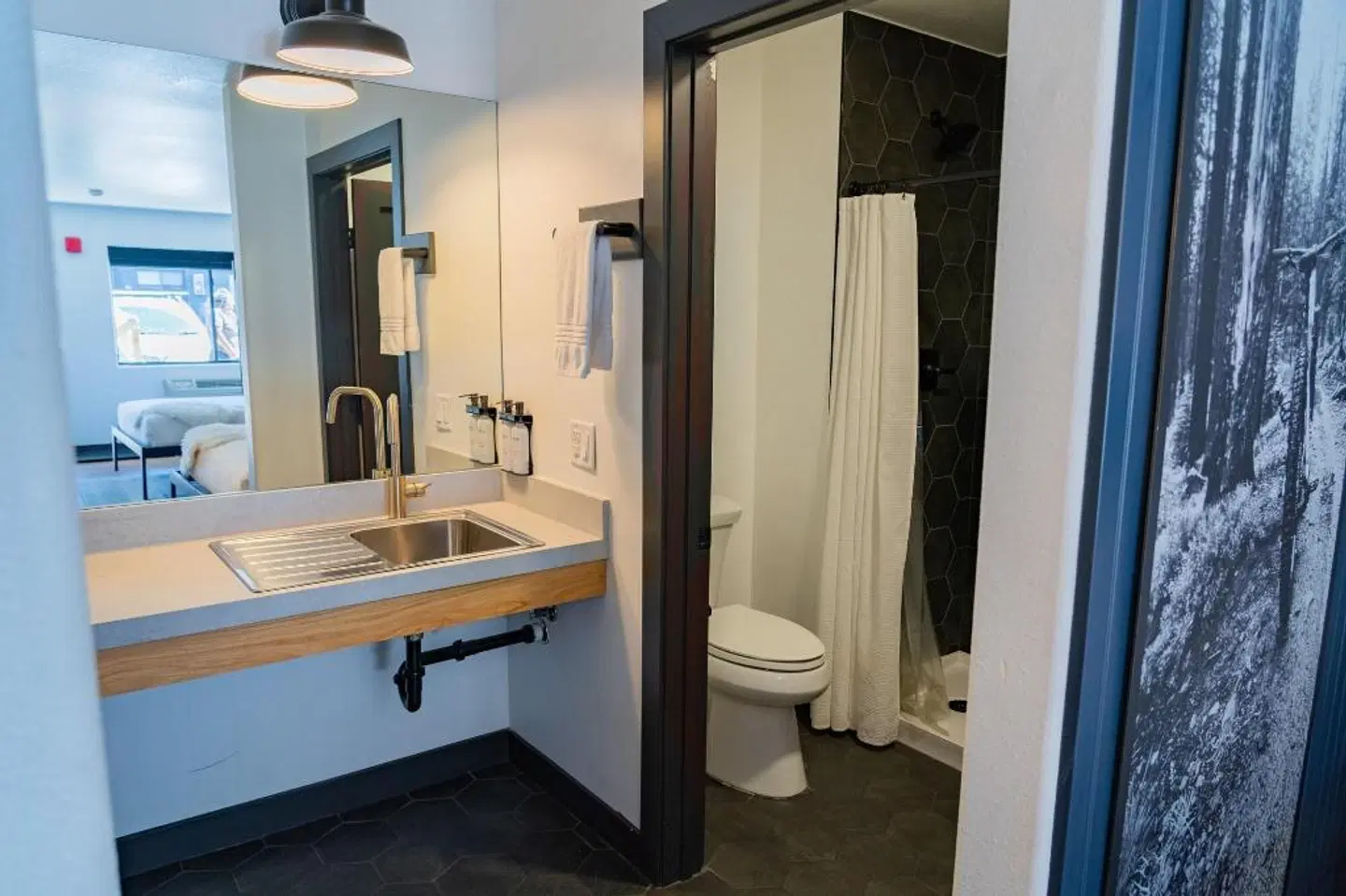 Gravity Haus Winter Park Badezimmer