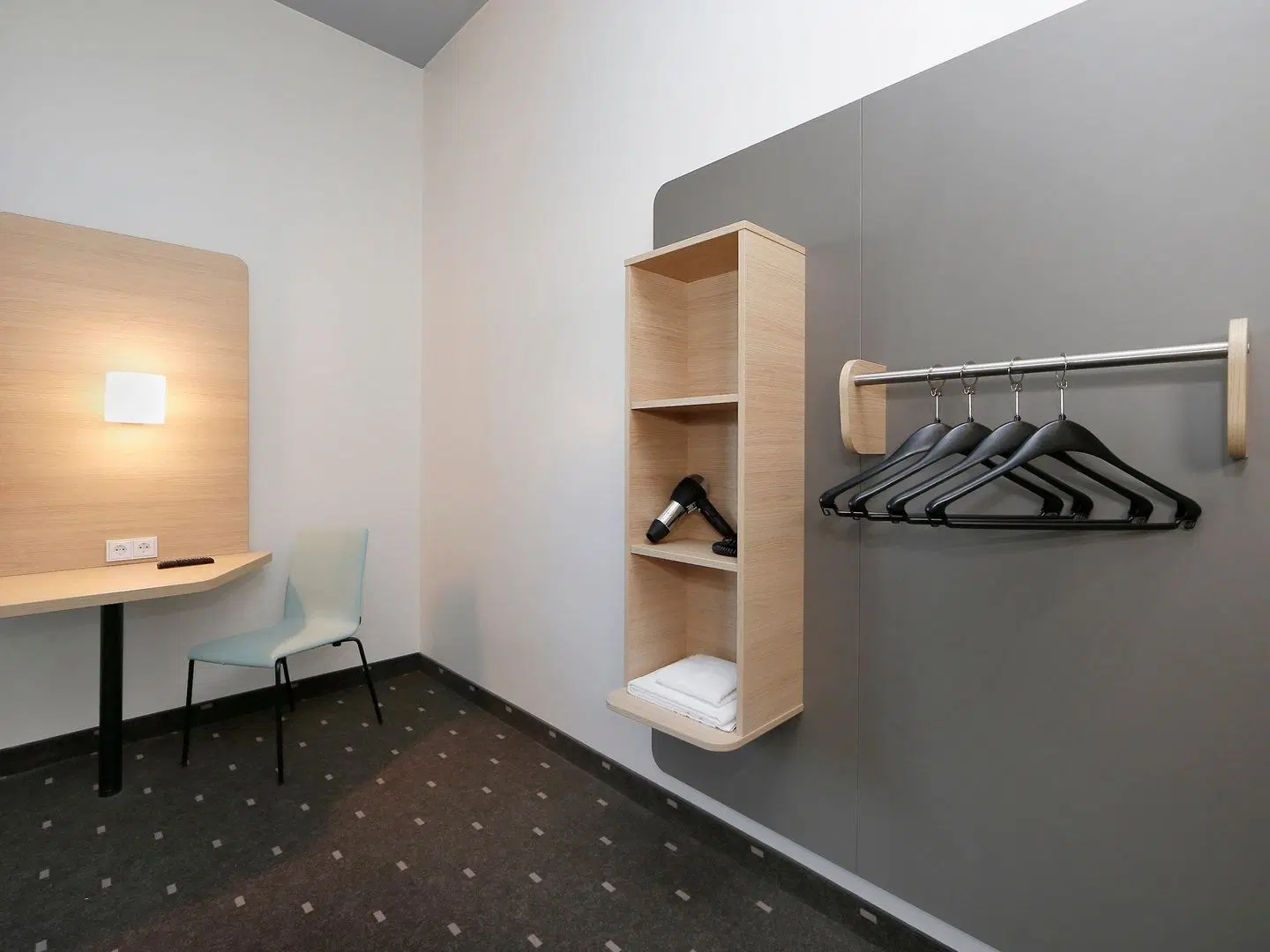B&B Hotel Berlin-Airport HEALTH_BEAUTY