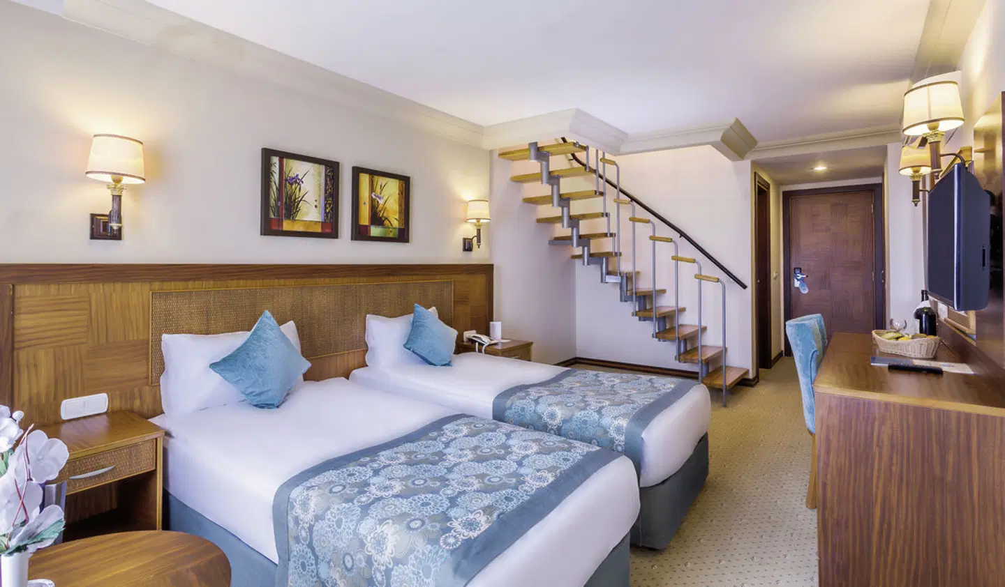 Villa Side ROOM_EXAMPLE