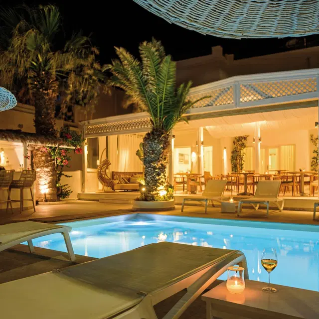 Alesahne Beach Hotel Hallenbad