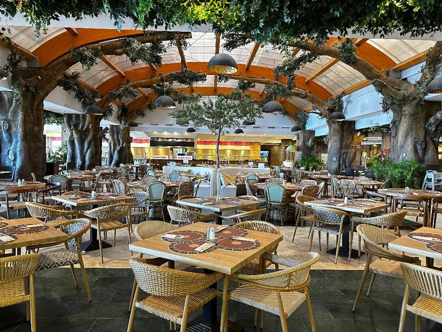 Holiday World Polynesia Hotel Restaurant