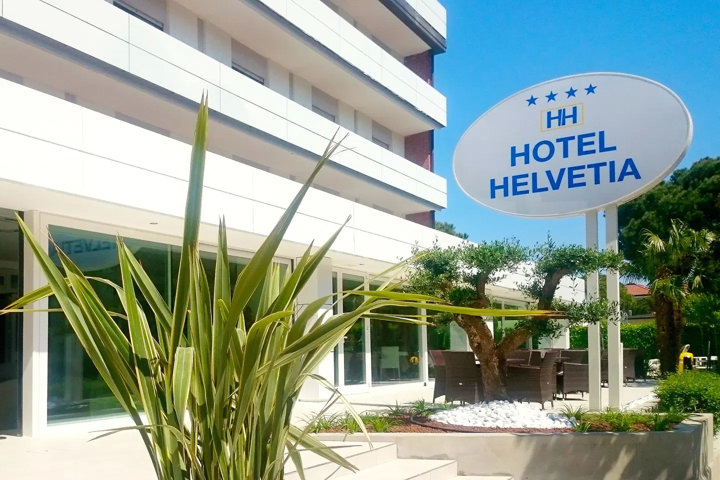 Hotel Helvetia EXTERIOR