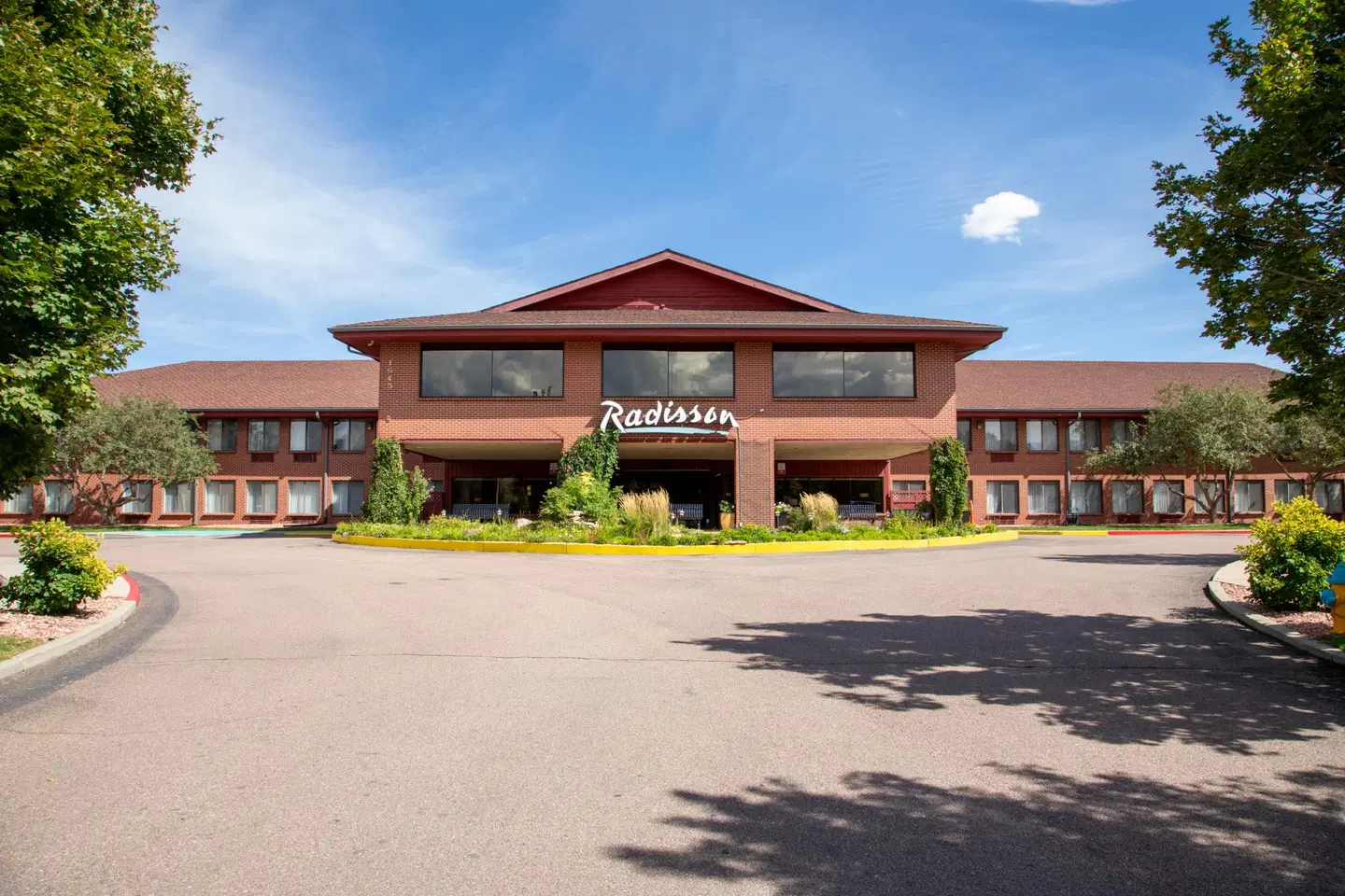 Radisson Hotel Colorado Springs Airport EXTERIOR
