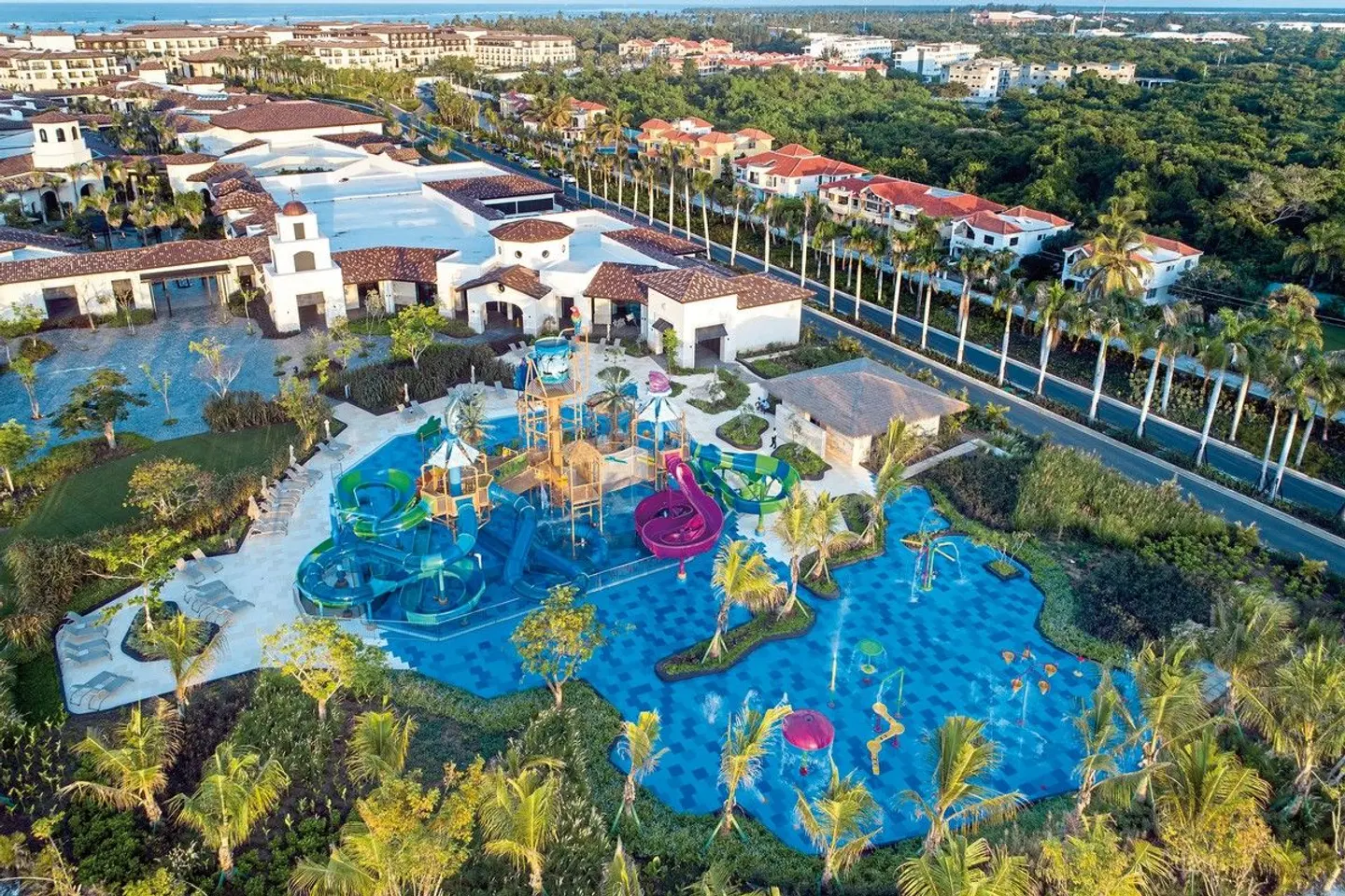 Lopesan Costa Bávaro Resort, Spa & Casino OUTDOOR_POOL