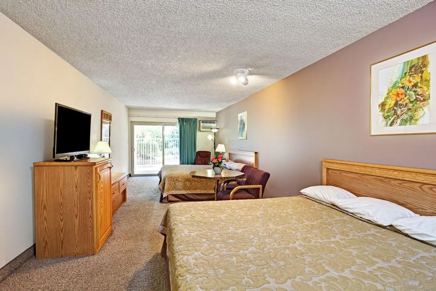 Super 8 by Wyndham, Long Beach ROOM_EXAMPLE