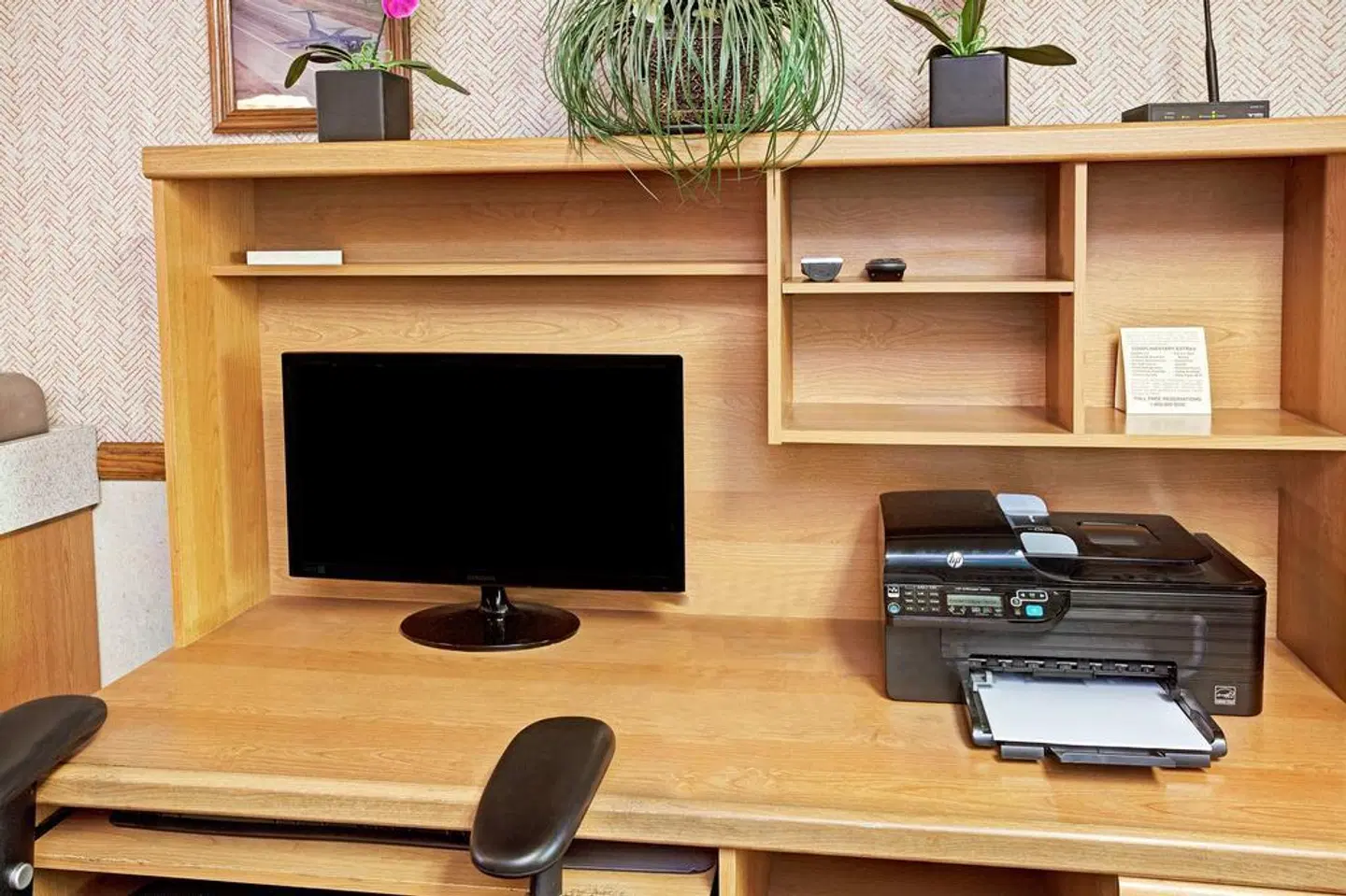 Super 8 by Wyndham, Long Beach ROOM_EXAMPLE