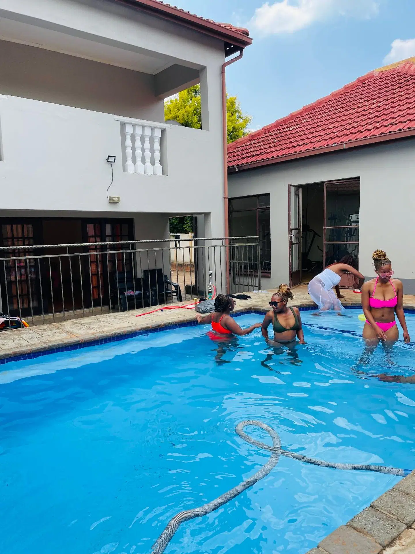 Airport Royal Guest House Hallenbad