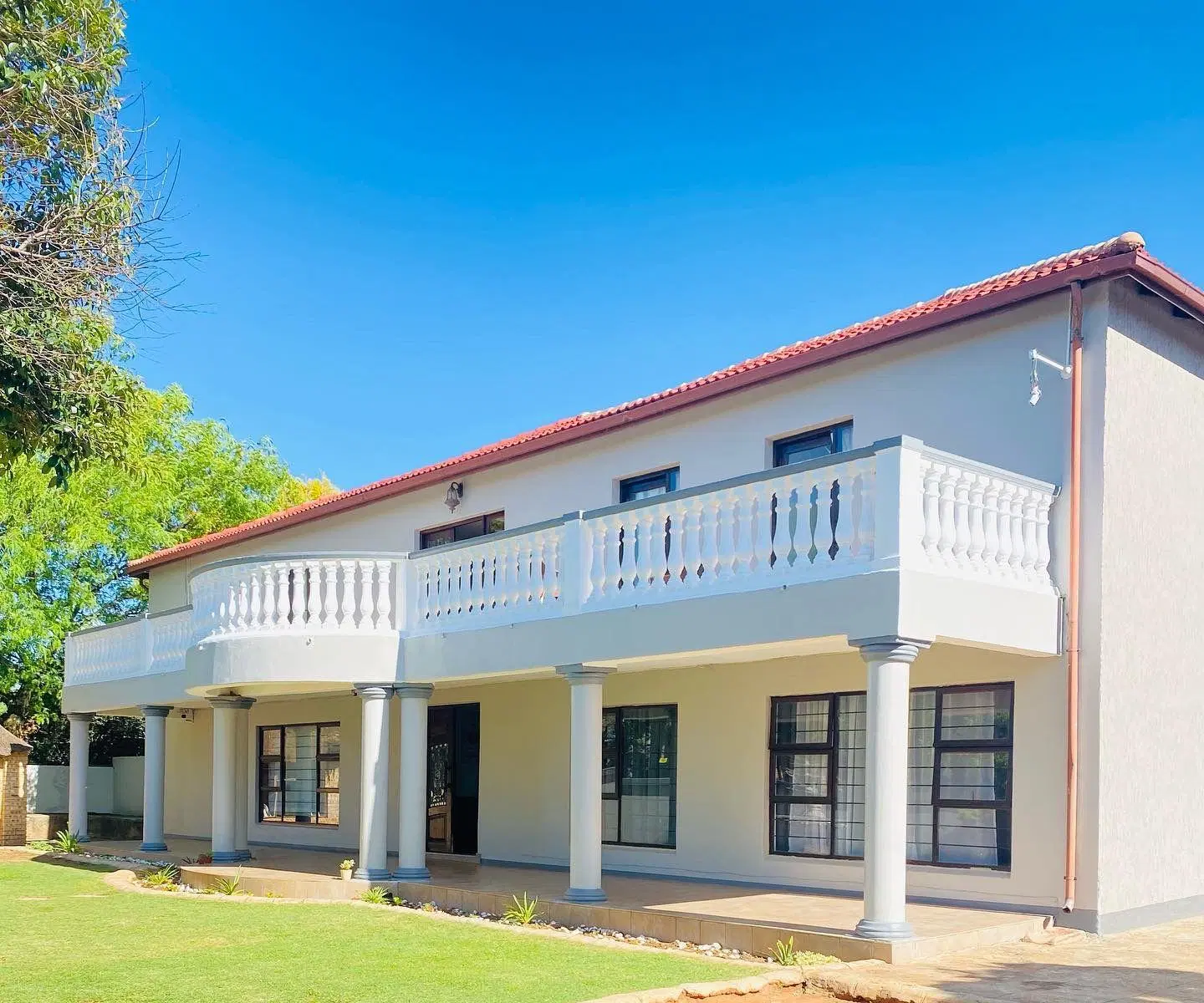 Airport Royal Guest House EXTERIOR