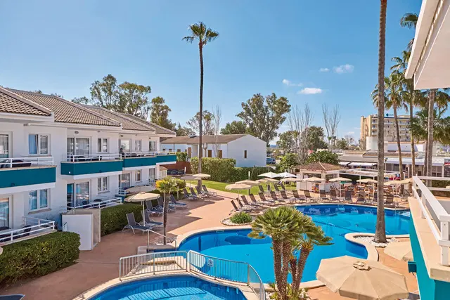 Universal Aparthotel Elisa OUTDOOR_POOL