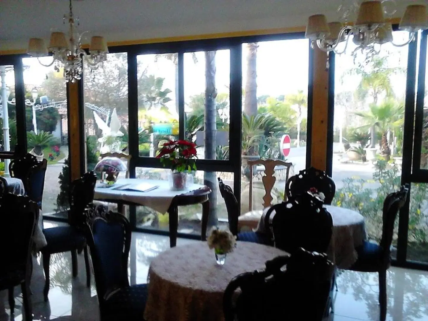 Happy Days Restaurant