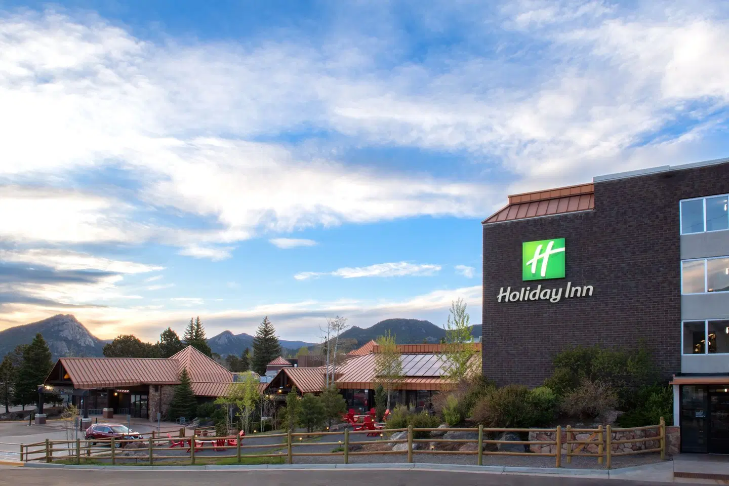 Holiday Inn Estes Park EXTERIOR