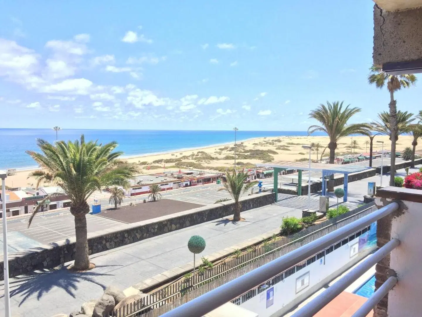 Apartamentos El Paseo Strand