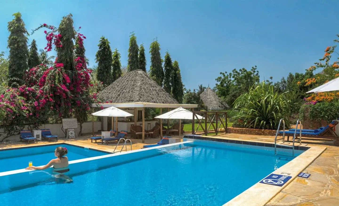 Sultan Sands Island Resort OUTDOOR_POOL