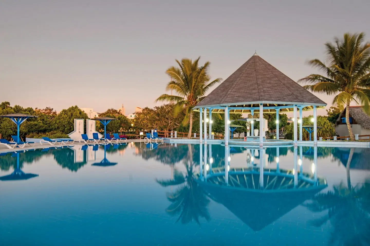 Aston Costa Verde OUTDOOR_POOL