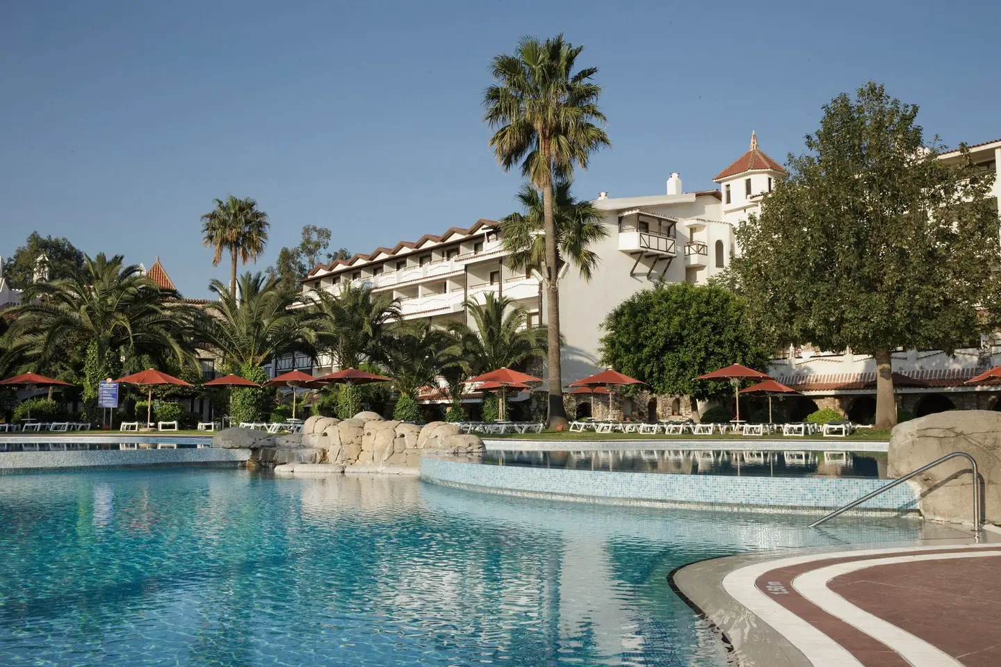 Marti Resort OUTDOOR_POOL