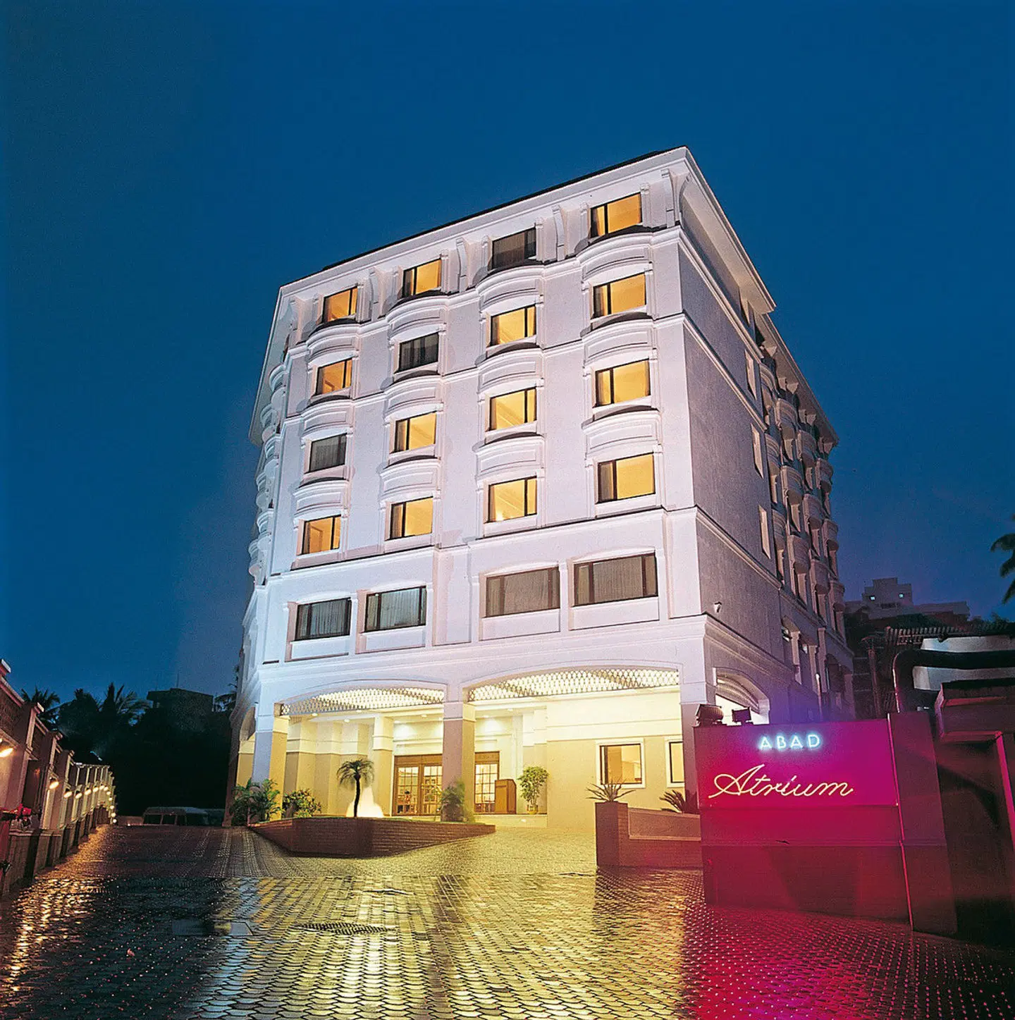 Abad Atrium EXTERIOR