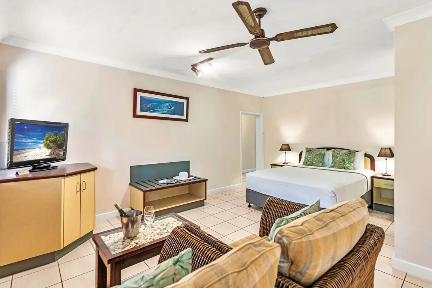 Bay Village Tropical Retreat ROOM_EXAMPLE