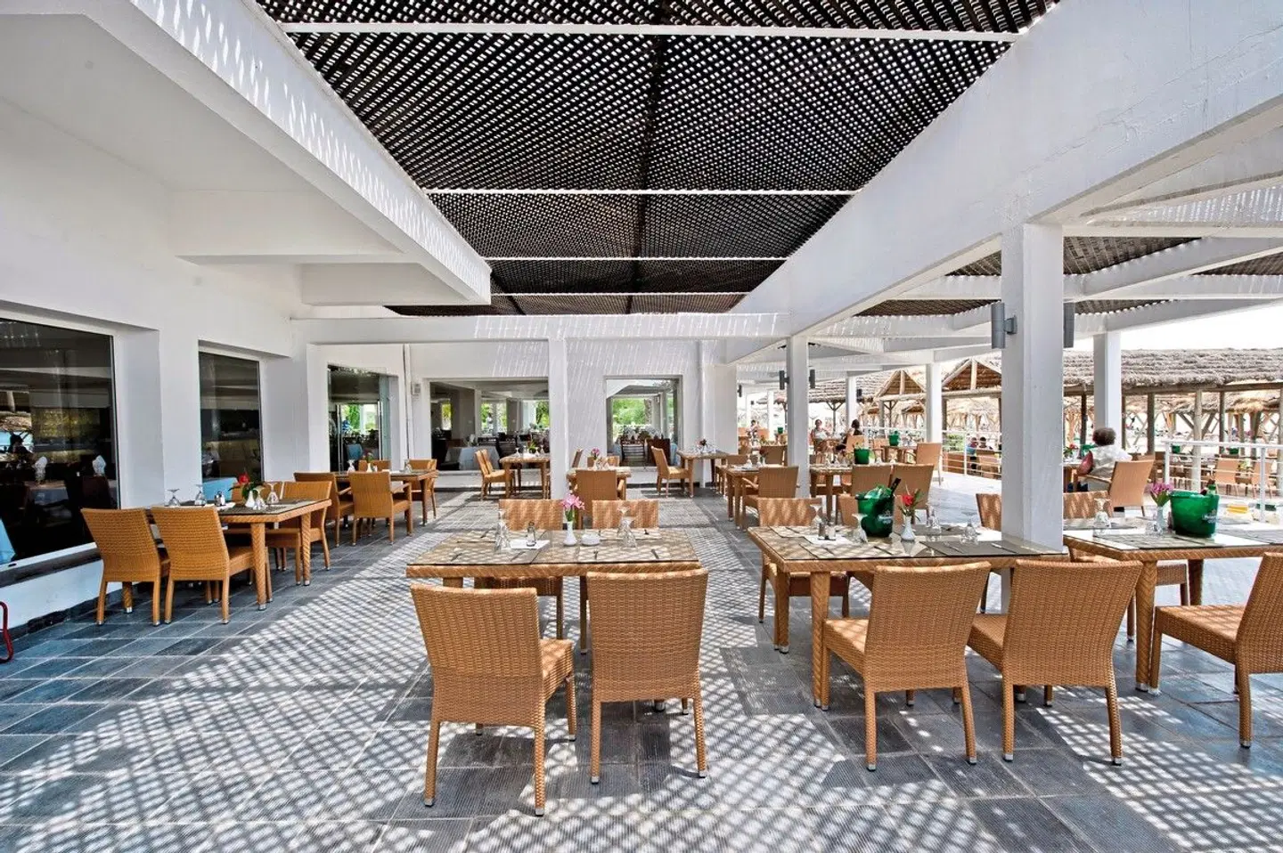 Les Orangers Beach Resort Restaurant