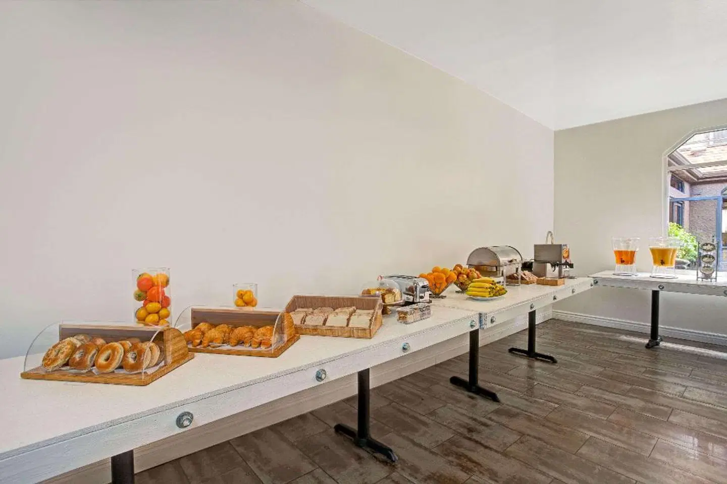 Ramada Los Angeles Downtown West HEALTH_BEAUTY