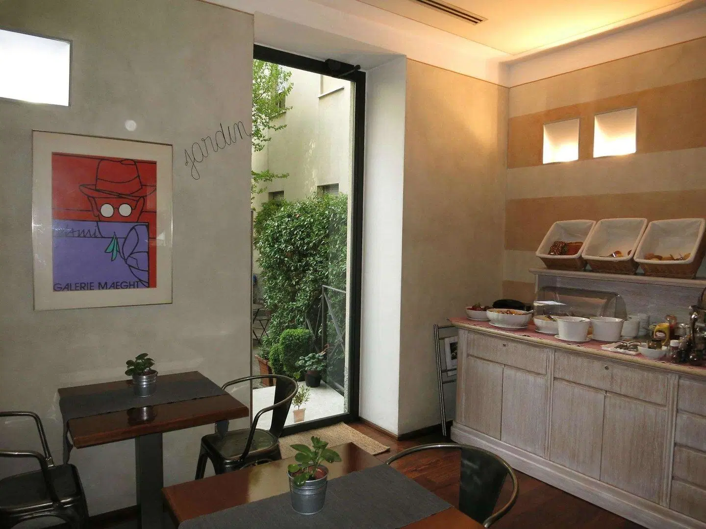 Colombia ROOM_EXAMPLE