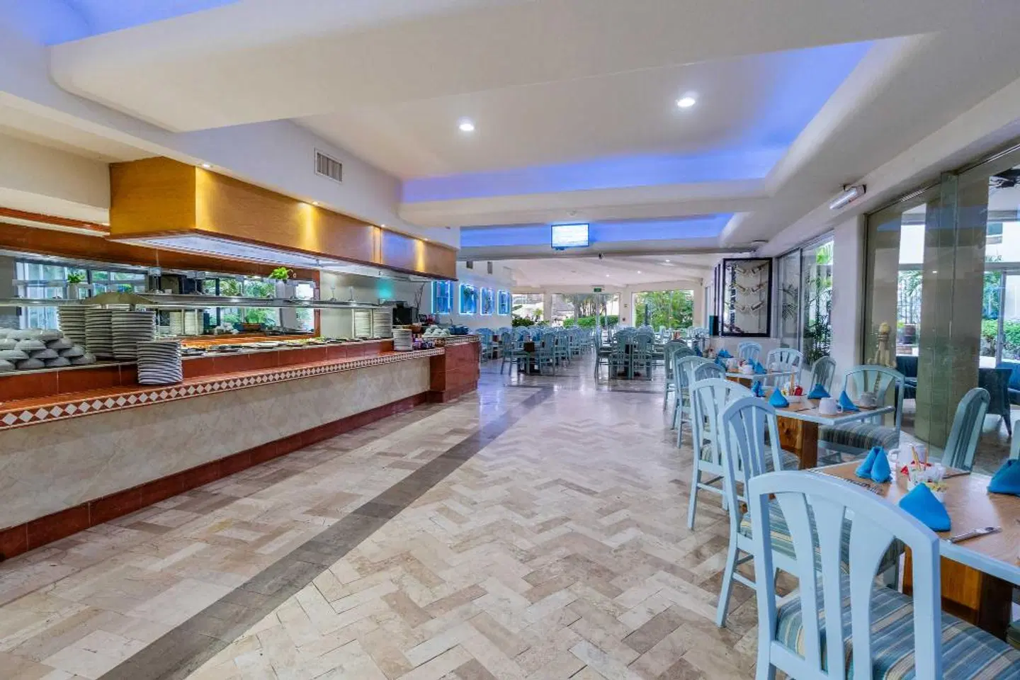 Aquamarina Beach Hotel Bar