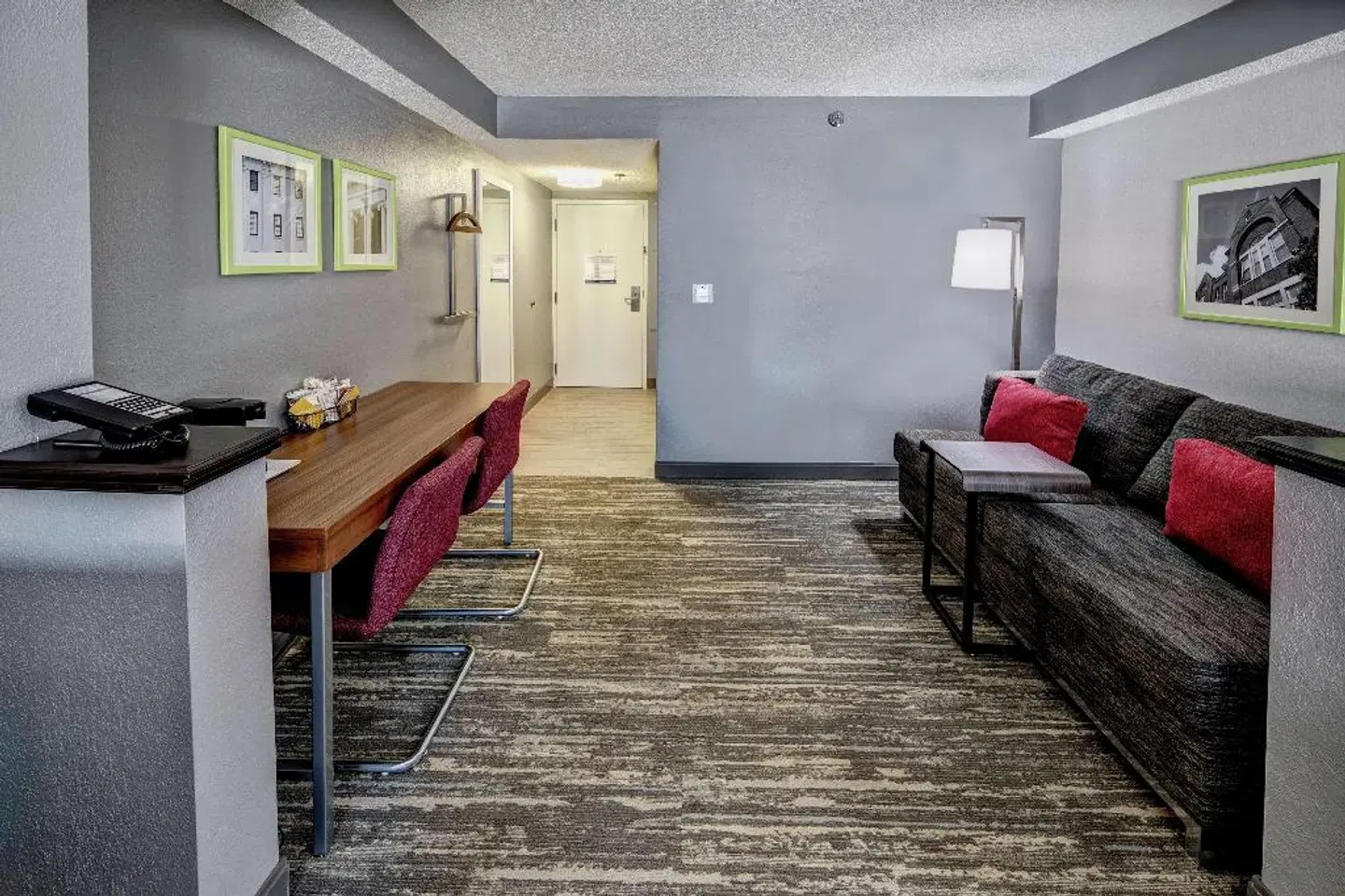 Hampton Inn Batesville Bar