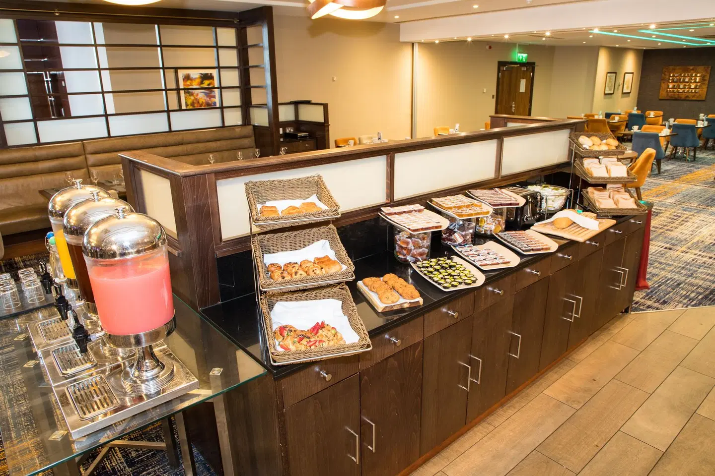 Crowne Plaza London - Gatwick Airport by IHG Restaurant