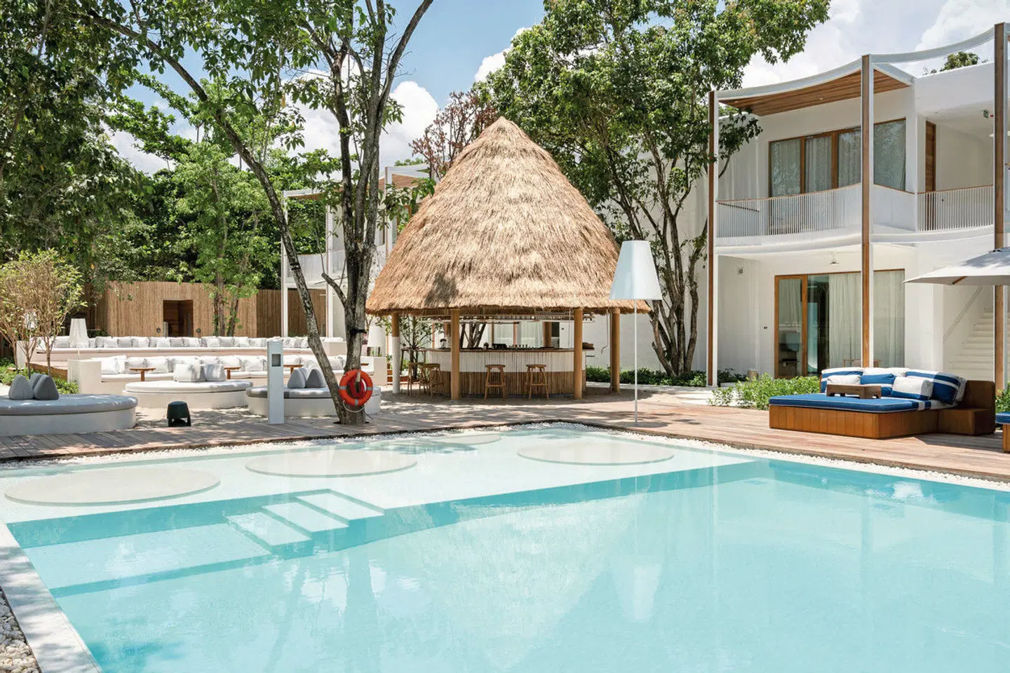 SALA Samui Chaweng Beach Resort OUTDOOR_POOL