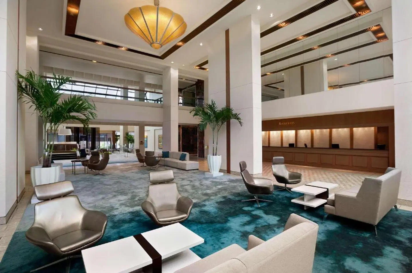 Hilton Miami Airport Blue Lagoon LOUNGE_LOBBY