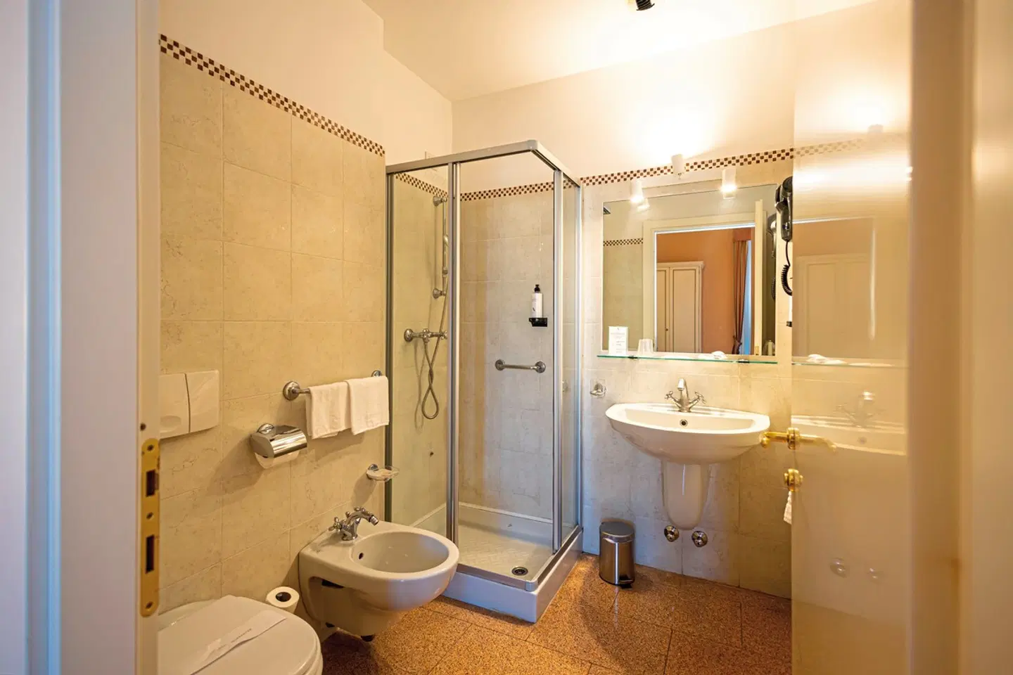 Hotel Pallanza Badezimmer