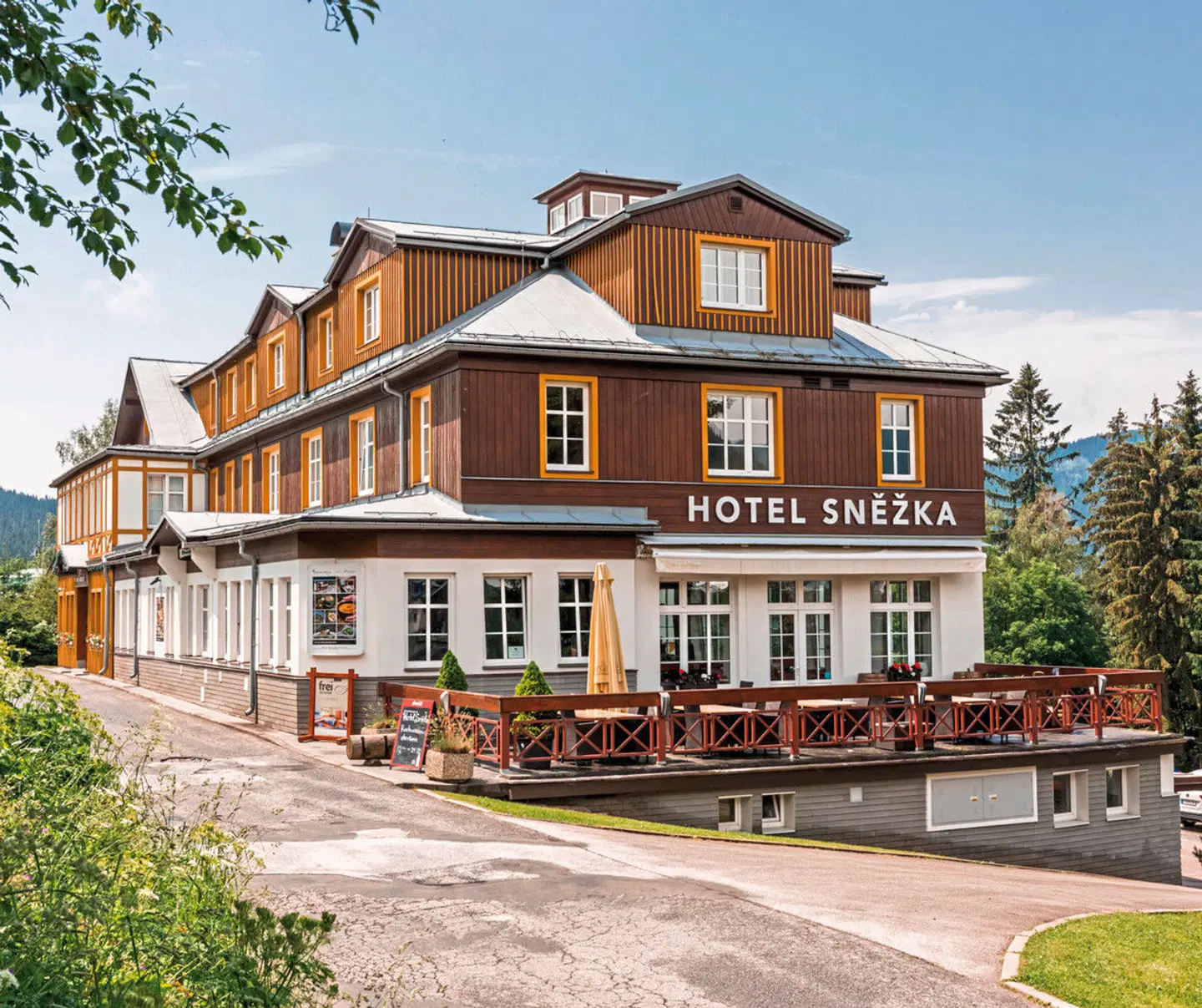 Hotel Grand EXTERIOR